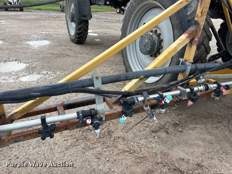 image for item FG0725 2016 RoGator RG1100B sprayer