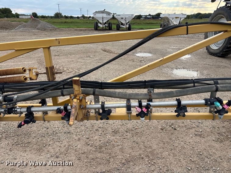 image for item FG0725 2016 RoGator RG1100B sprayer