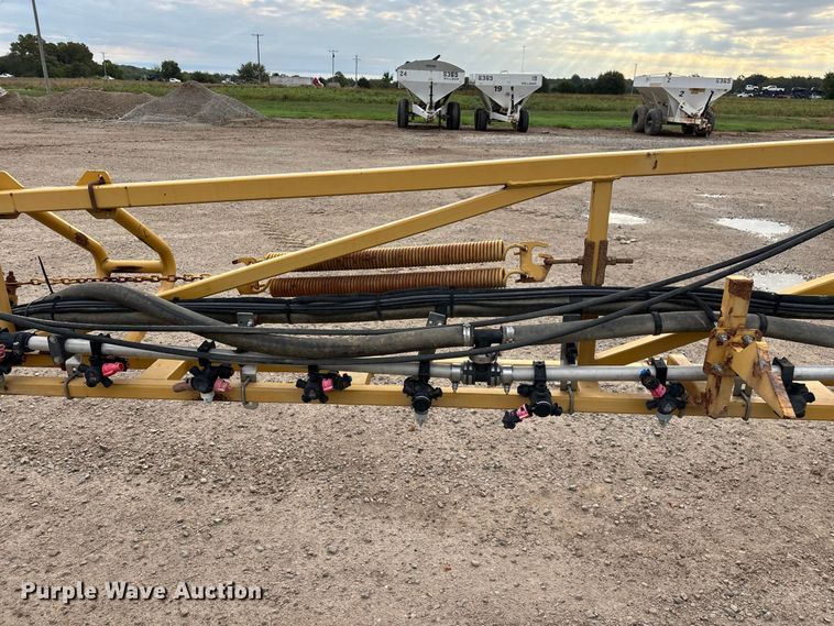 image for item FG0725 2016 RoGator RG1100B sprayer