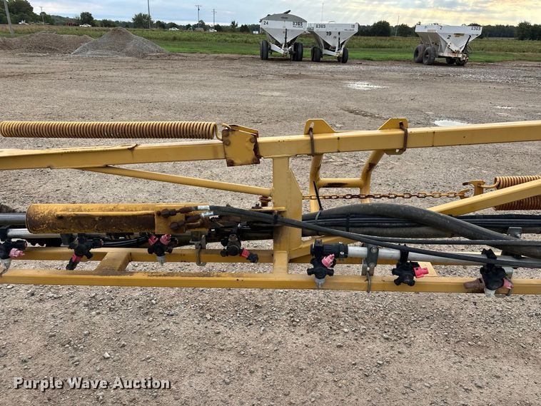 image for item FG0725 2016 RoGator RG1100B sprayer