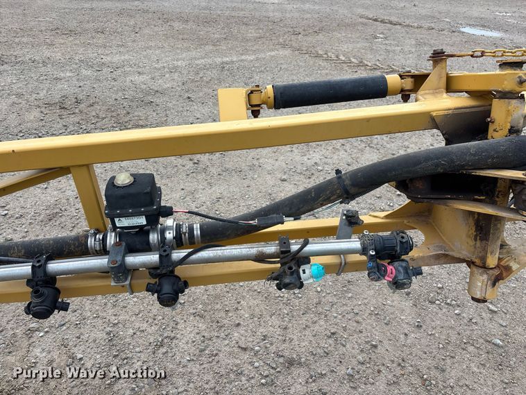 image for item FG0725 2016 RoGator RG1100B sprayer