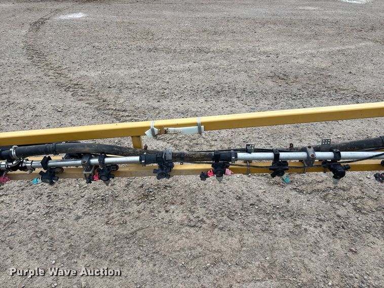 image for item FG0725 2016 RoGator RG1100B sprayer