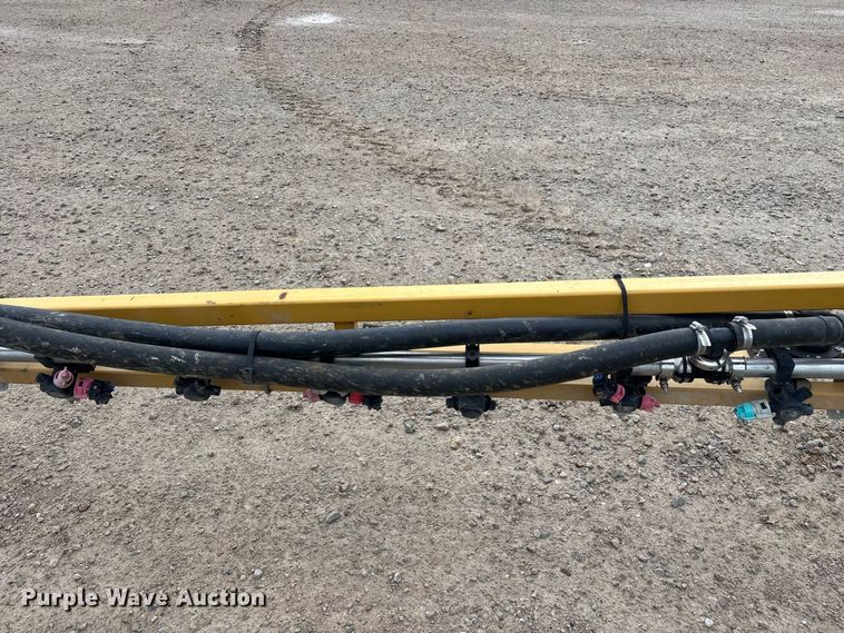 image for item FG0725 2016 RoGator RG1100B sprayer