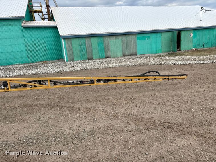 image for item FG0725 2016 RoGator RG1100B sprayer
