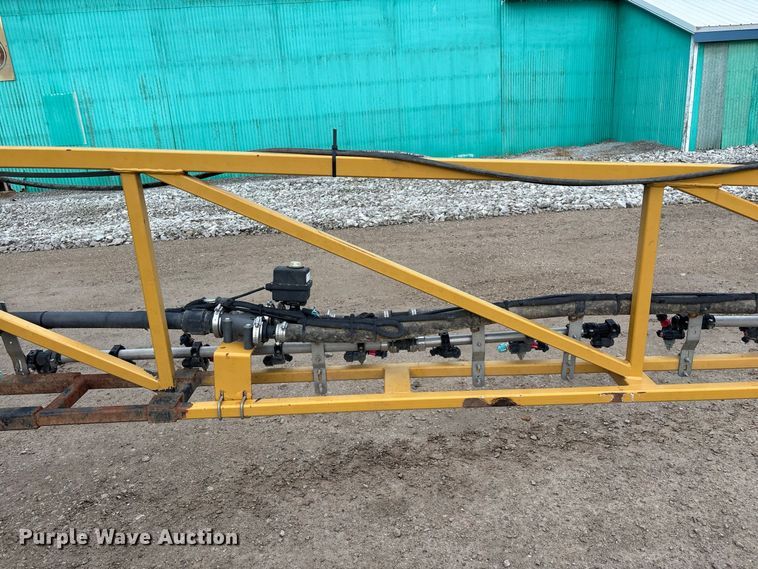 image for item FG0725 2016 RoGator RG1100B sprayer