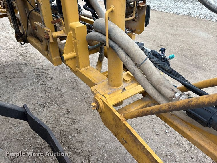 image for item FG0725 2016 RoGator RG1100B sprayer