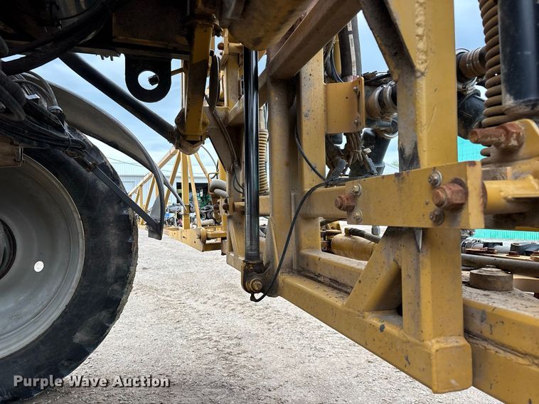 image for item FG0725 2016 RoGator RG1100B sprayer