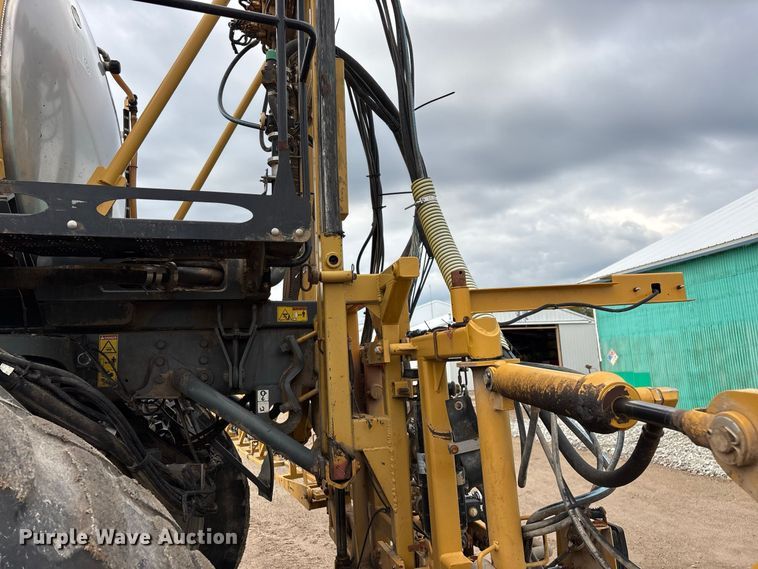 image for item FG0725 2016 RoGator RG1100B sprayer