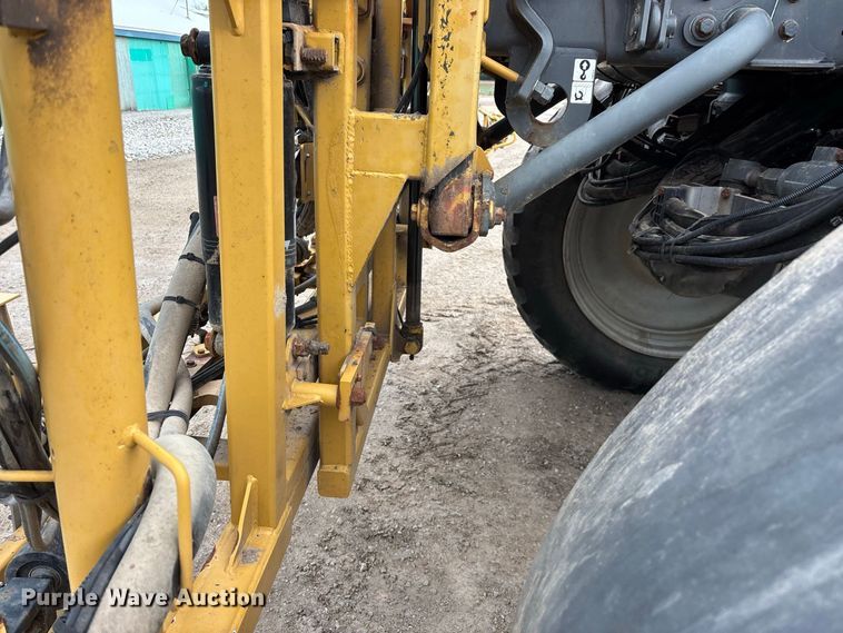 image for item FG0725 2016 RoGator RG1100B sprayer