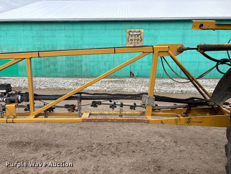image for item FG0725 2016 RoGator RG1100B sprayer