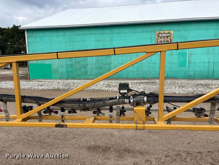 image for item FG0725 2016 RoGator RG1100B sprayer
