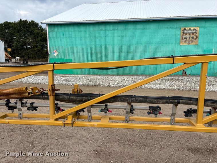 image for item FG0725 2016 RoGator RG1100B sprayer
