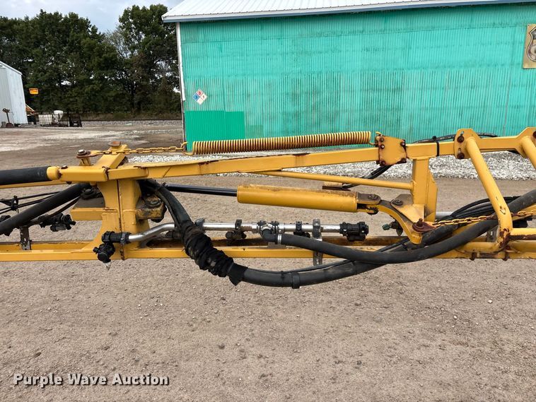 image for item FG0725 2016 RoGator RG1100B sprayer