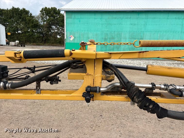 image for item FG0725 2016 RoGator RG1100B sprayer