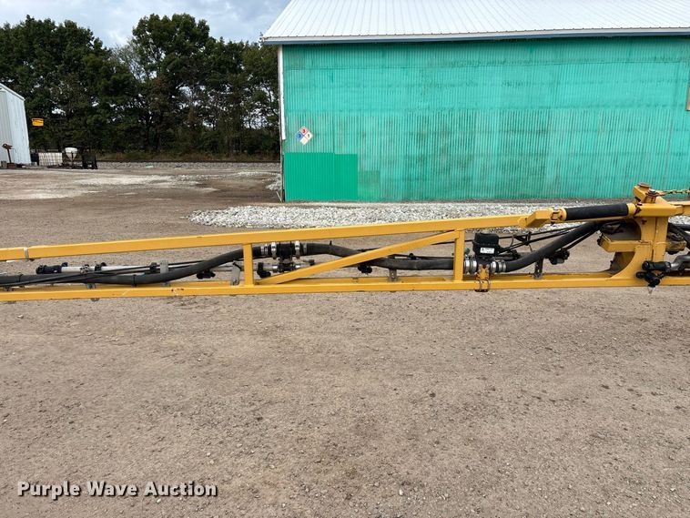 image for item FG0725 2016 RoGator RG1100B sprayer