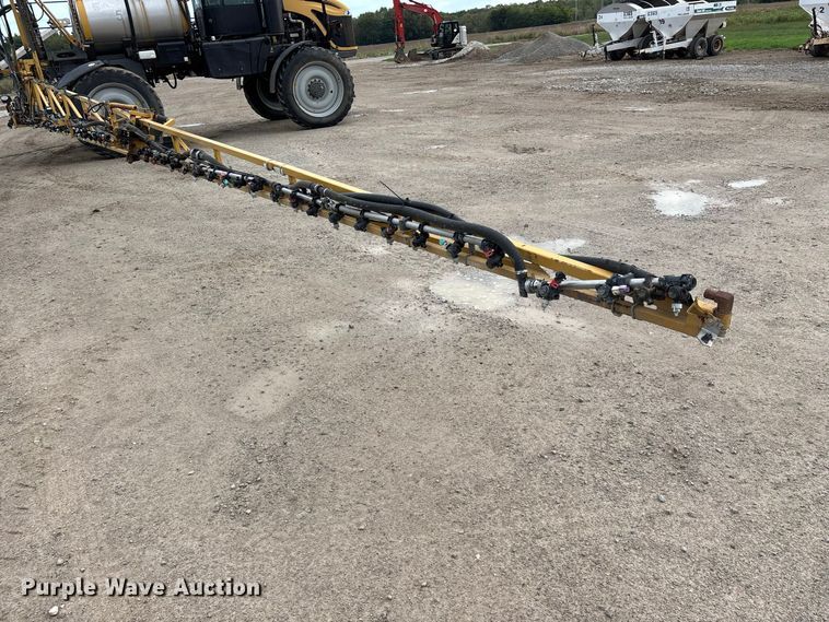 image for item FG0725 2016 RoGator RG1100B sprayer