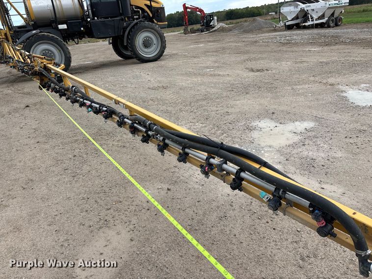 image for item FG0725 2016 RoGator RG1100B sprayer