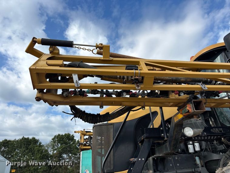 image for item FG0725 2016 RoGator RG1100B sprayer