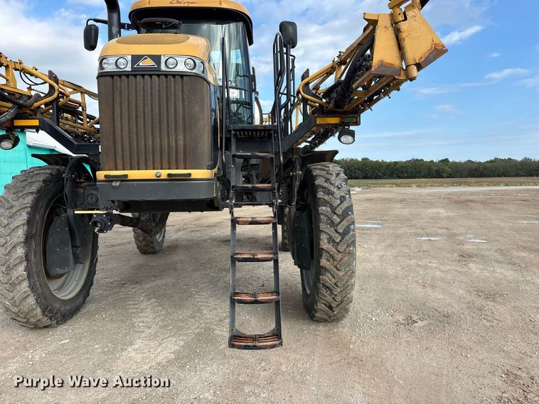 image for item FG0725 2016 RoGator RG1100B sprayer