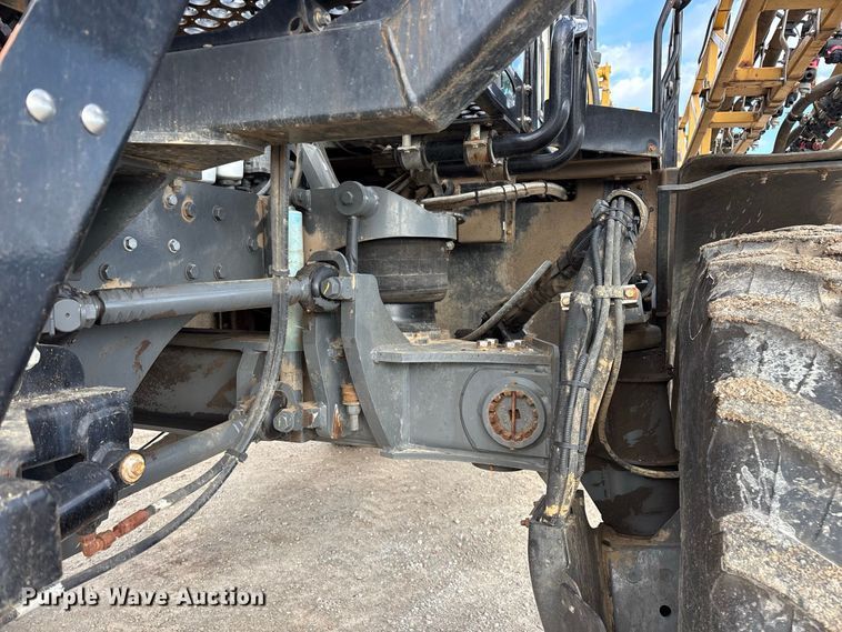 image for item FG0725 2016 RoGator RG1100B sprayer