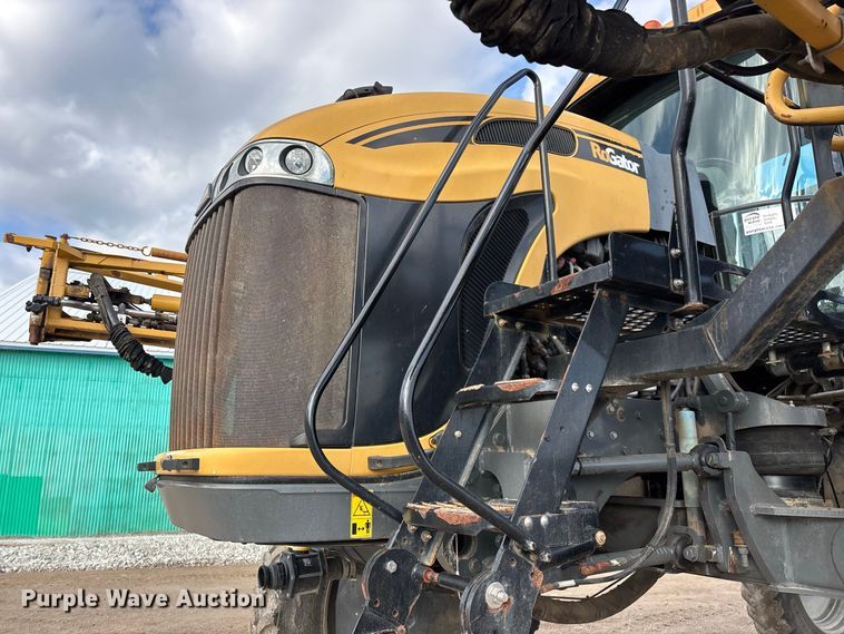 image for item FG0725 2016 RoGator RG1100B sprayer