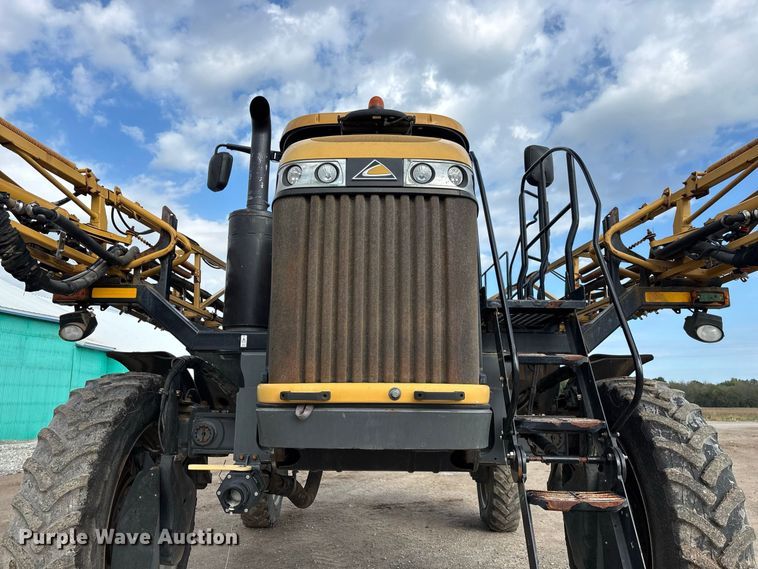 image for item FG0725 2016 RoGator RG1100B sprayer