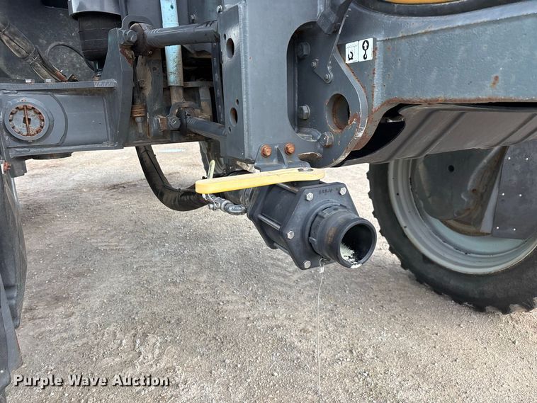 image for item FG0725 2016 RoGator RG1100B sprayer