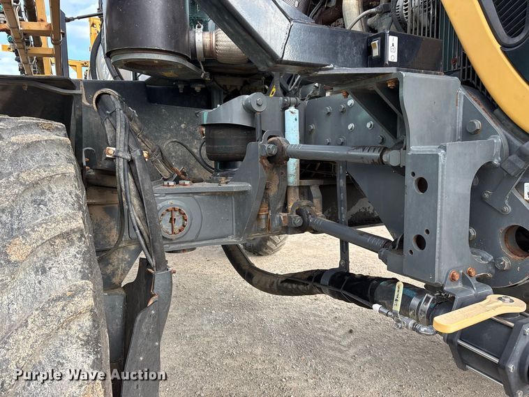 image for item FG0725 2016 RoGator RG1100B sprayer