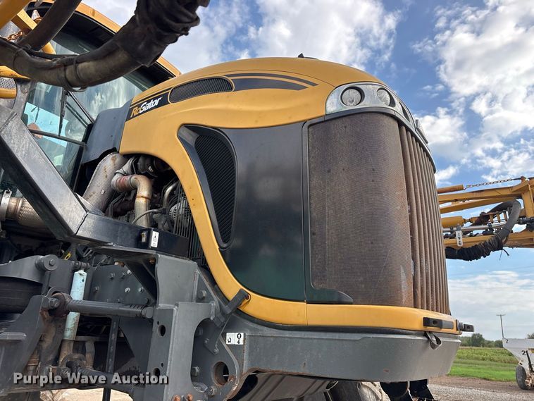 image for item FG0725 2016 RoGator RG1100B sprayer