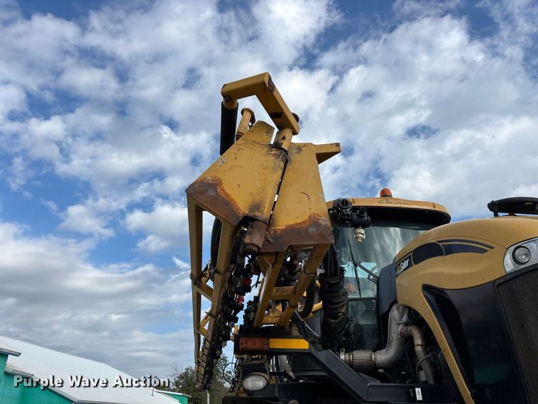 image for item FG0725 2016 RoGator RG1100B sprayer