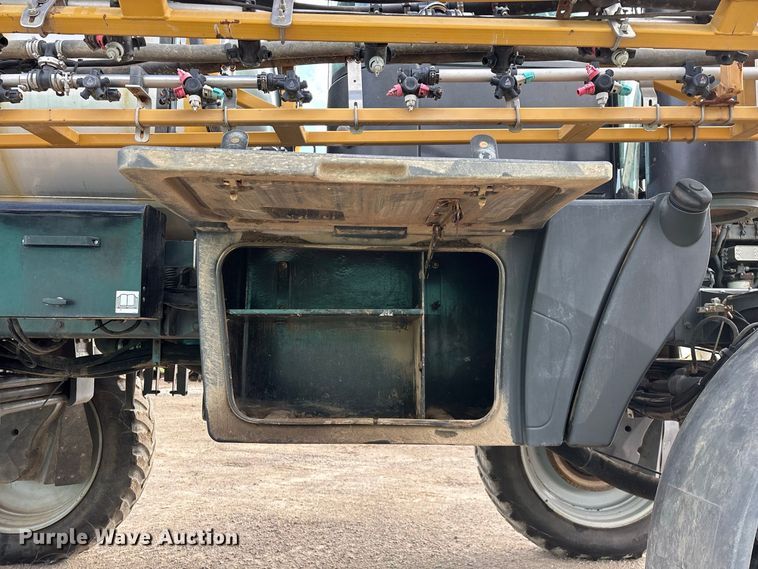 image for item FG0725 2016 RoGator RG1100B sprayer