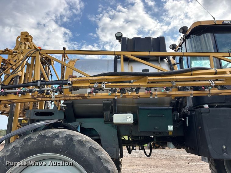 image for item FG0725 2016 RoGator RG1100B sprayer