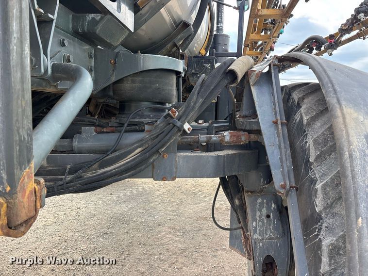 image for item FG0725 2016 RoGator RG1100B sprayer