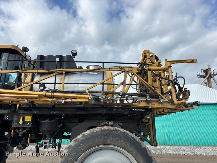 image for item FG0725 2016 RoGator RG1100B sprayer