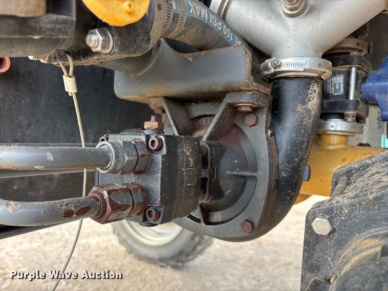 image for item FG0725 2016 RoGator RG1100B sprayer