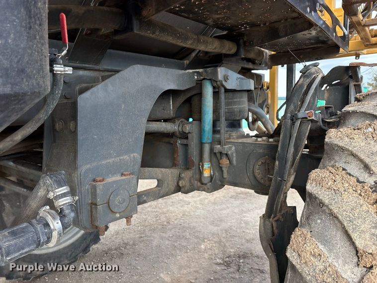 image for item FG0725 2016 RoGator RG1100B sprayer