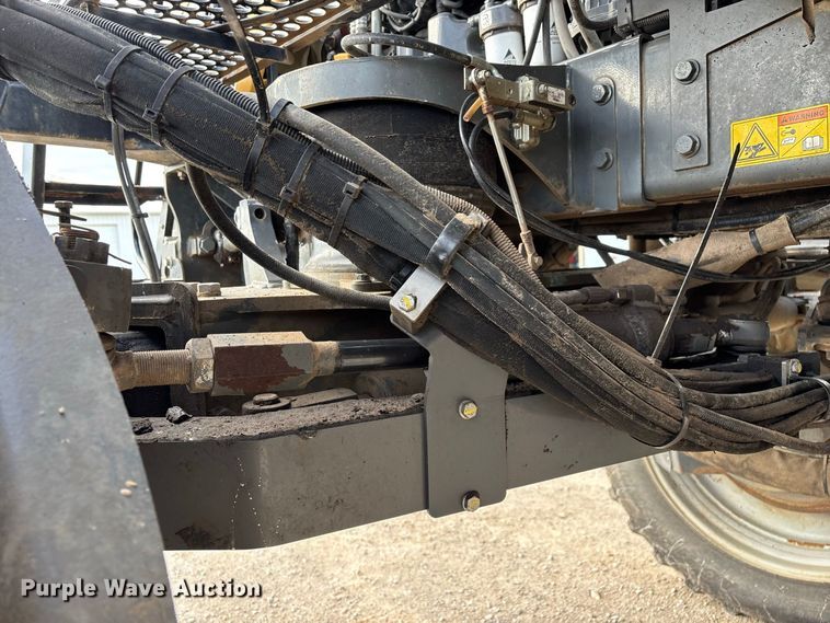 image for item FG0725 2016 RoGator RG1100B sprayer