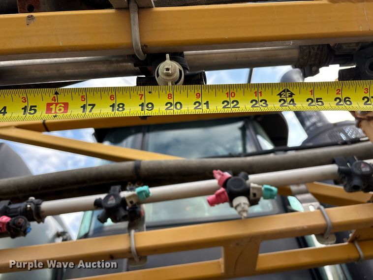 image for item FG0725 2016 RoGator RG1100B sprayer