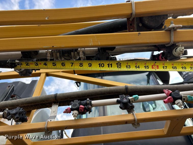 image for item FG0725 2016 RoGator RG1100B sprayer