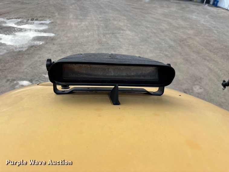 image for item FG0725 2016 RoGator RG1100B sprayer