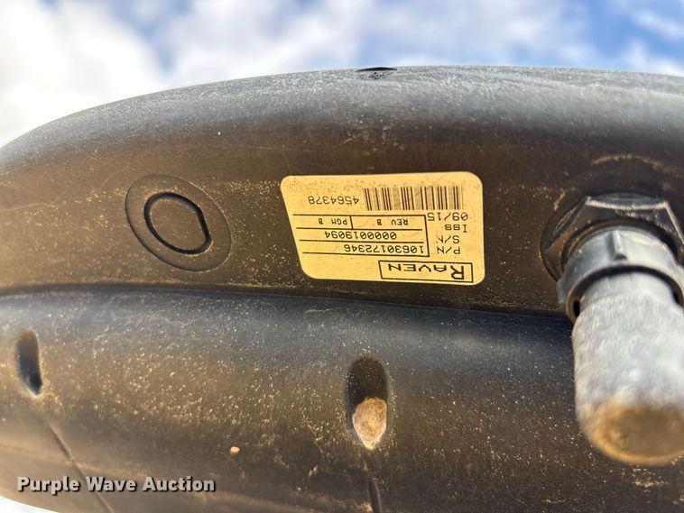 image for item FG0725 2016 RoGator RG1100B sprayer