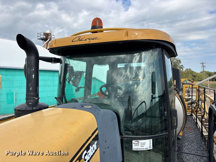 image for item FG0725 2016 RoGator RG1100B sprayer