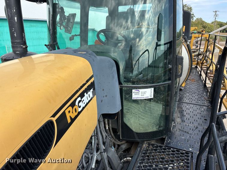 image for item FG0725 2016 RoGator RG1100B sprayer