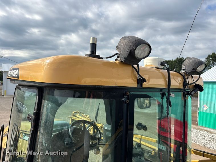 image for item FG0725 2016 RoGator RG1100B sprayer