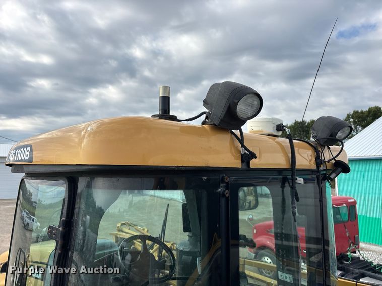 image for item FG0725 2016 RoGator RG1100B sprayer