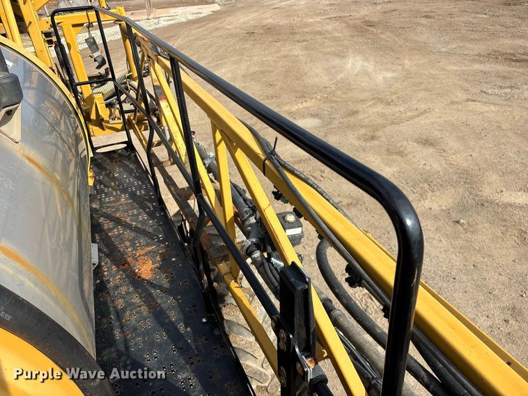 image for item FG0725 2016 RoGator RG1100B sprayer