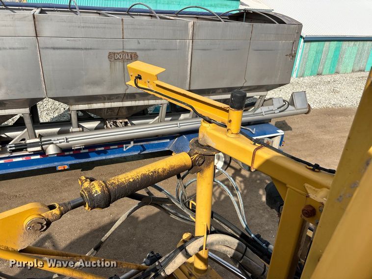 image for item FG0725 2016 RoGator RG1100B sprayer