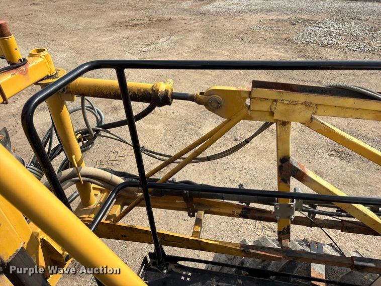 image for item FG0725 2016 RoGator RG1100B sprayer