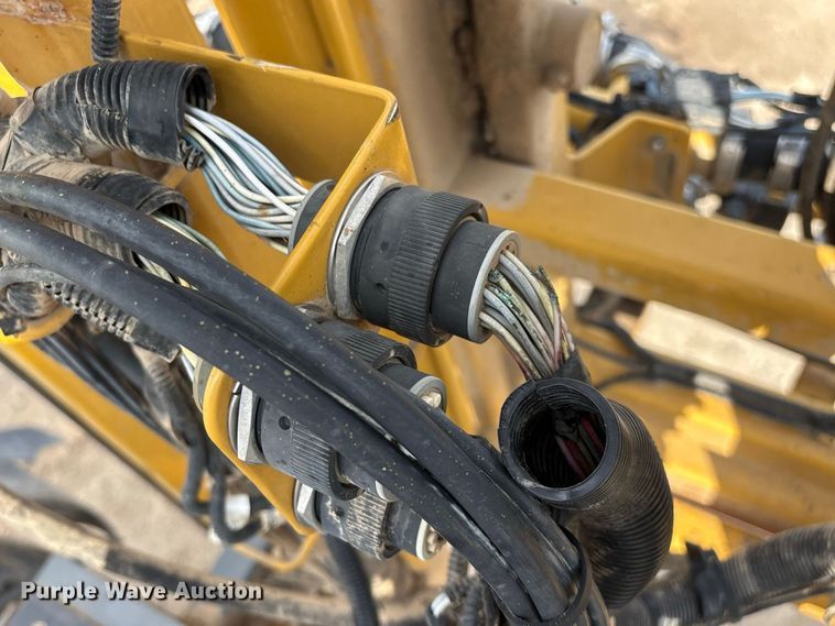 image for item FG0725 2016 RoGator RG1100B sprayer