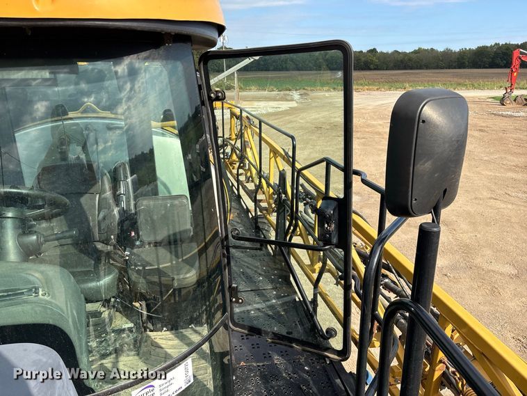 image for item FG0725 2016 RoGator RG1100B sprayer
